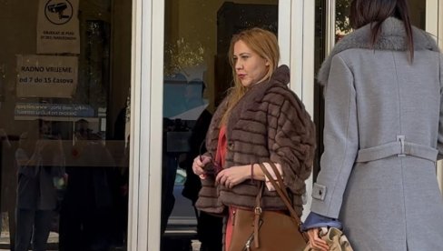 ВЕСНА ОСТАЈЕ ПОД НАДЗОРОМ ЗБОГ ТЕЛЕФОНА: Бившој министарки просвете, културе и спорта продужене мере након саслушања