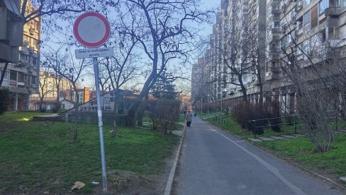 KOMŠIJE TRAŽE STROŽU KONTROLU I PREPREKE: Reporteri Novosti u novobeogradskom Bloku 23, gde je kamion Gradske čistoće  usmrtio ženu