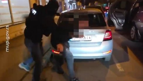 OGLASIO SE MUP O OTMICI U OBRENOVCU: Oteli tinejdžera, tukli ga, pa vratili kući
