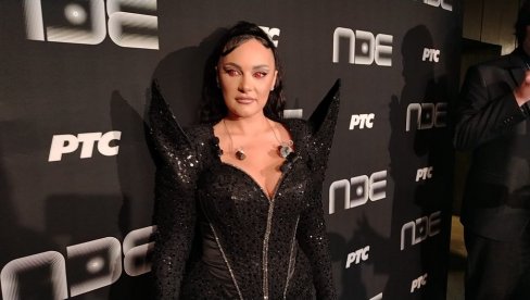 MOJE CRVENE OČI SU DEO MITSKOG BIĆA OMAJE: Mirna progovorila o simbolici sočiva koje nosi na PZE