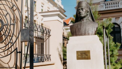 DA SE ČUVA NASLEĐE SRPSKOG PROSVETITELJA : Danas u porti Saborne crkve u Temišvaru otkrivena bista Dositeja Obradovića