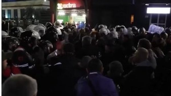 ХАОС У ТИРАНИ: Албанци засули Молотовљевим коктелима вилу Енвера Хоџе, траже главу Едија Раме!