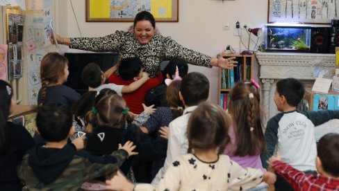 MALIŠANE UČIMO IH DA BUDU DOBRI LJUDI: Novosti u vrtiću Nada Purić sa Jovanom Gmijović, vaspitačicom i pesnikinjom koju deca obožavaju