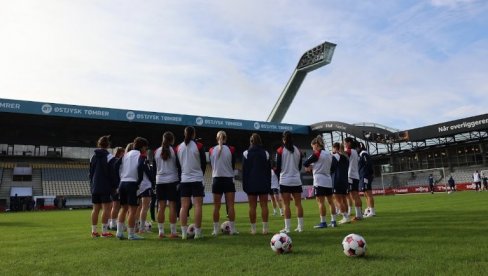 ВЕЛИКИ БОД ЗА СРПКИЊЕ: Фудбалерке показале да могу и против великог фаворита