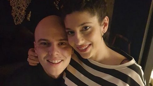 RAZVEO SE POZNATI GLUMAČKI PAR: Tačka na brak nakon 5 godina