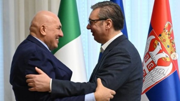 ВУЧИЋ СЕ САСТАО СА ИТАЛИЈАНСКИМ МИНИСТРОМ ОДБРАНЕ: Разговарали о кључним темама, председник добио и специјалан поклон