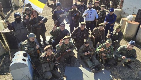 ЈАПАНЦИ ТРАЖЕ ЈНА ШАПКЕ И СРПСКЕ ШАЈКАЧЕ: Захваљујући хобију Николе Дивца, из Панчева, наше униформе и војна обележја стигле до Токија