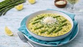 SA UKUSOM ŠPARGLI I MORA: Mediteranski rižoto