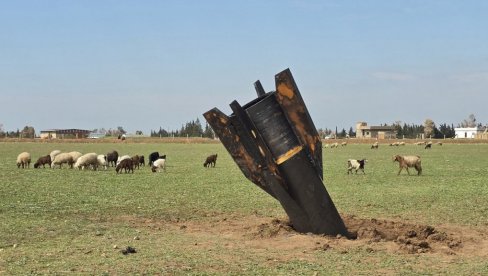 LET OD 1.000 KM: Iranska raketa se ukopala u selu! Koga su gađali - nova država je meta Iranaca ili zapravo Turska? (FOTO)