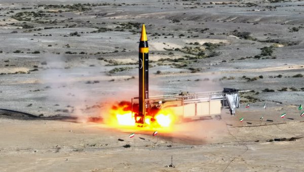ИРАН ЛАНСИРАО РАКЕТЕ СА БОЈЕВОМ ГЛАВОМ ОД ЈЕДНЕ ТОНЕ: Тврде да су погодили аеродром у срцу Тел Авива (ВИДЕО)