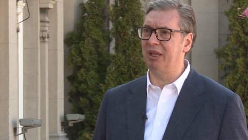 OBRAĆA SE PREDSEDNIK VUČIĆ