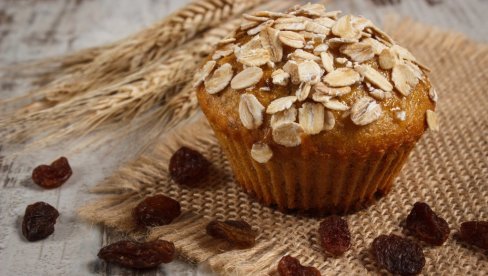 КРЦКАВИ И ФИНИ: Овсени мафини са кивијем