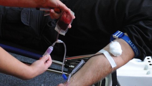 MATURANTI DAJU KRV: Tradicionalna akcija Crvenog krsta u Kraljevu