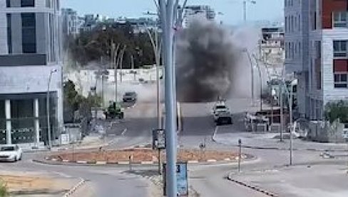 MOĆNI IRAN SE SVETI AGRESORIMA: Pogledajte snimak trenutka kada je raketa pogodila Tel Aviv (VIDEO)