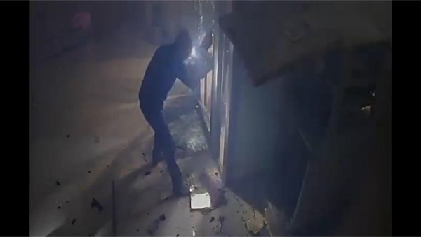 УБАЦИВАЛИ ЕКСПОЛОЗИВ У БАНКОМАТЕ: Разбијена криминална група која је од пљачки по Шпанији зарадила више стотина хиљада евра