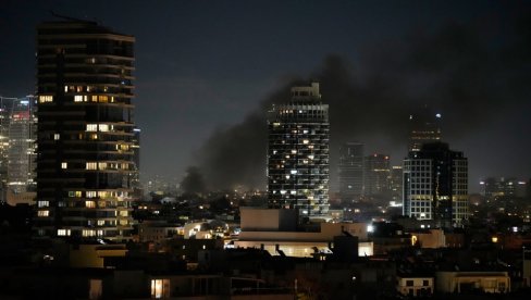 NAPADI NA IZRAEL NE PRESTAJU: Srušila se zgrada u Izraelu, Saudijska Arabija napadnuta, Britanija isključuje upotrebu baza na Kipru (VIDEO)