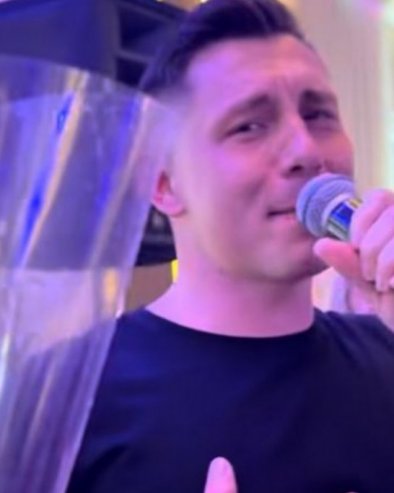 ПЕВАЧ ВАДИО РУЖЕ: Момци из познатог бенда прекинули наступ, па настало лудило међу женама (ФОТО)