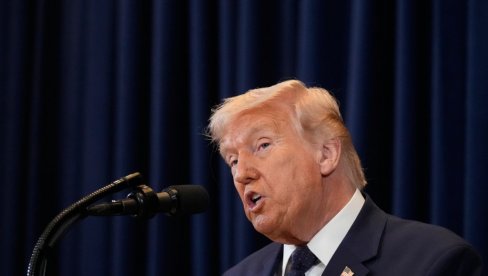 TRAMP: Verujem da je Hamnei živ u nekom obliku