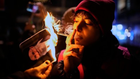 KO IZAĐE NA ULICE BIĆE NEPRIJATELJ, DRŽIMO PRSTE NA OBARAČU Šef policije Irana poručio šta sledi ukoliko budu nove demonstracije