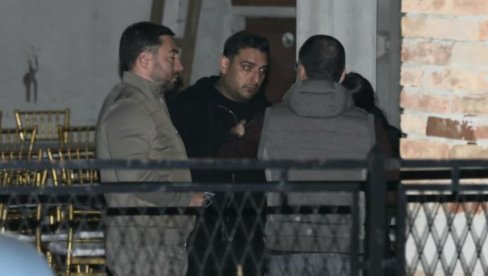 KUĆA DARKA LAZIĆA ZAVIJENA U CRNO: Ukućani skrhani od bola zbog Draganove pogibije (FOTO)