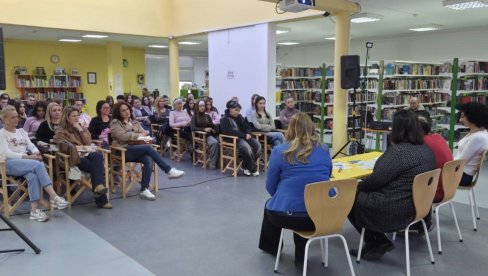 PODRŠKA BEZ PREDRASUDA: U Kraljevu održana tribina posvećena deci sa dijabetesom