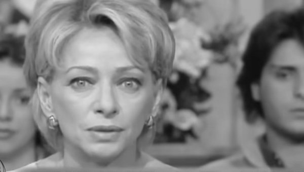 ПРЕМИНУЛА ПОЗНАТА ГЛУМИЦА И ВОДИТЕЉКА: Опака болест је била јача (ВИДЕО)