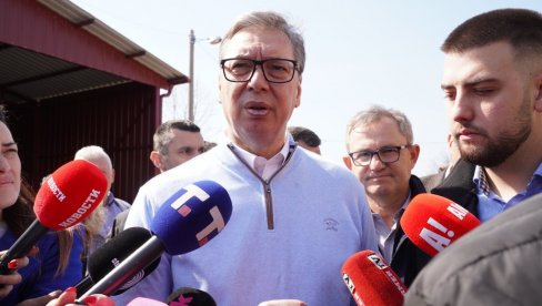 VUČIĆ U SMEDEREVSKOJ PALANCI:Predsednik obilazi manastir Pinosava (VIDEO)