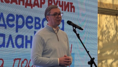 SNAŽNA PORUKA PREDSEDNIKA VUČIĆA IZ AZANJE: Odbranimo svoju zemlju od svih onih koji bi želeli da je sruše i spolja i iznutra (VIDEO)