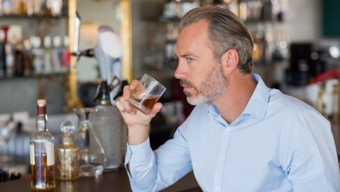 ПРИВЛАЧЕ ПАЖЊУ И ШАРМИРАЈУ: Мушкарци рођени у ова три хороскопска знака прави су заводници