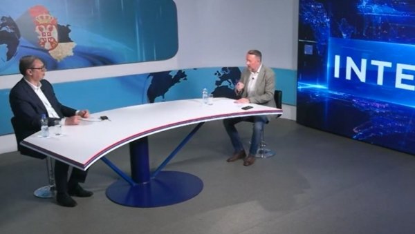 ВУЧИЋ О МОНСТРУОЗНОМ НАПАДУ БЛОКАДЕРА: Имате посла са лудацима