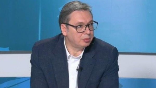 ВУЧИЋ НАЈАВИО: Наставићемо да помажемо лечење деце у иностранству