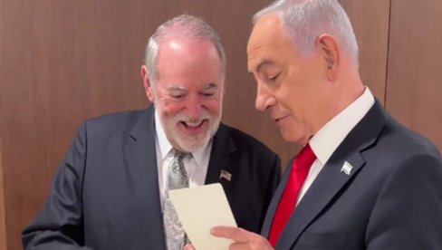 ДА, МАЈК, ЖИВ САМ Нетанјаху исмева теорије завере (ВИДЕО)