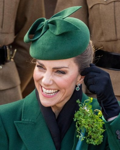 КЕЈТ МИДЛТОН У БОЈИ КОЈУ ГОДИНАМА ИЗБЕГАВА: Због чега је принцеза сада одабрала нијансу коју никада не носи?