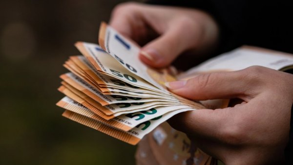 ОВА ТРИ ЗНАКА ОД ДАНАС МОГУ ДА ОЧЕКУЈУ ПРИЛИВ НОВЦА: Ево коме стижу паре, да ли сте међу њима?