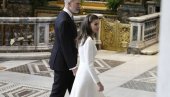 ОНА ЈЕ СЕДМА ЖЕНА НА СВЕТУ КОЈА ЈЕ ИМАЛА ТУ ПРИВИЛЕГИЈУ: Сви коментаришу шта је краљица Летиција носила за сусрет са папом (ФОТО)