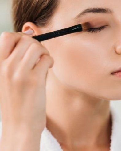 ТРИК ЗА ШМИНКАЊЕ ЛЕГЕНДАРНОГ ФИЛМСКОГ ШМИНКЕРА: Ево шта је најважније на лицу