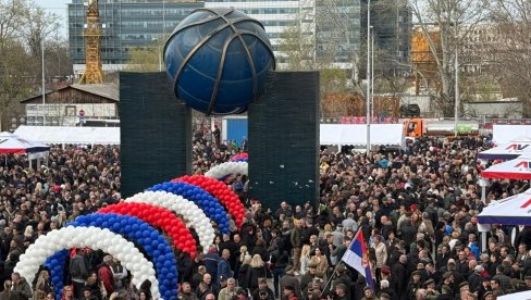 OGLASIO SE MUP: Oko 70.000 građana prisustvuje na skupu SNS u Beogradskoj areni