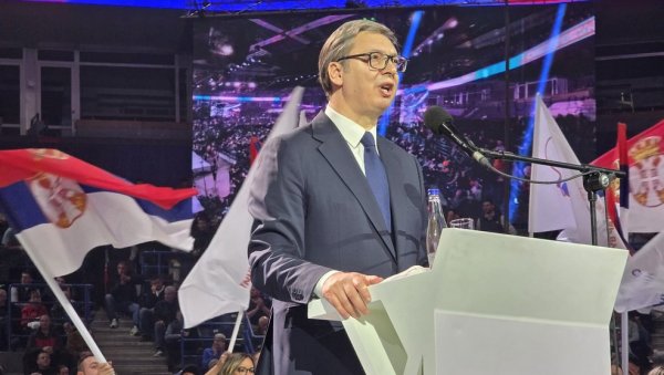 ПЛИВАЋЕТЕ, ГОНИЋЕМО ВАШУ ДЕЦУ, ТУЋИ ЋЕМО ВАС Вучић подсећа шта је био једини програм блокадера