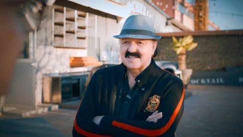 ЧЕТИРИ ДЕЦЕНИЈЕ ХИТОВА: Харис Џиновић спрема музичко дружење у пулској Арени (ФОТО)