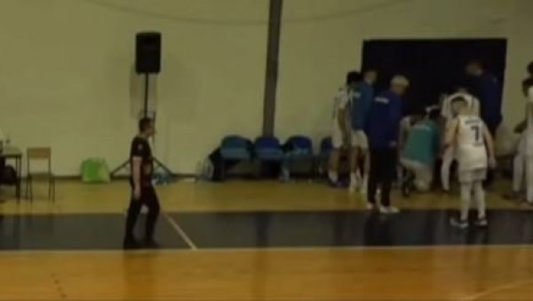 ПОСТАО ХИТ НА ДРУШТВЕНИМ МРЕЖАМА? Играч преписао тајм-аут! Прислушкивао ривала, регион бруји о његовом потезу! (ВИДЕО)