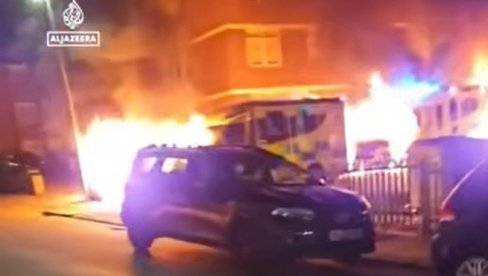 ЛОНДОНОМ ОДЈЕКНУЛЕ ЕКСПЛОЗИЈЕ: Појавили се језиви снимци, огласила се и полиција - То је антисемитски злочин из мржње (ВИДЕО)