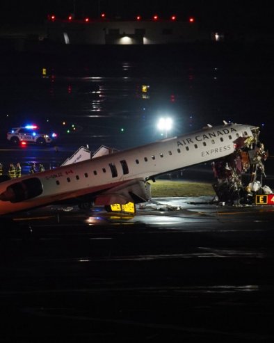 ОБЈАВЉЕН СНИМАК СУДАРА АВИОНА И ВАТРОГАСНОГ ВОЗИЛА: Погинули пилот и копилот, а повређено више особа (ВИДЕО)