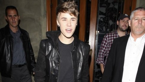 SVET ŠOKIRAN SVAĐOM DŽASTINA BIBERA I AŠERA: Bio sam samo beba kad si mu dozvolio da mi to uradi