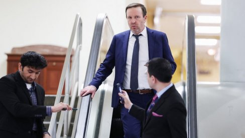 TRAMP POSLAO PANIČNU PORUKU TRŽIŠTIMA Kris Marfi otkrio šta se krije iza poruke predsednika SAD: On samo odlaže...