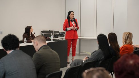 „PORODICA U SAVREMENOM DRUŠTVU“: Tribina u Loznici