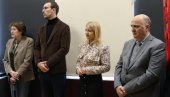 ĆIRILICA KAO UMETNOST I NASLEĐE: Održana izložba „U slavu ćirilice“