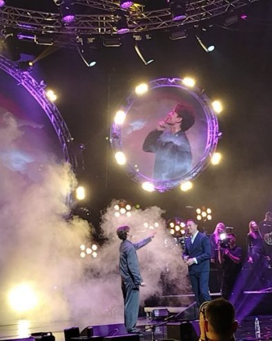 ХВАЛА ТИ ШТО СИ СЕ ПОЈАВИО У ОВО ЛУДО ВРЕМЕ: Сергеј Ћетковић први специјални гост на вечерашњем концерту Јакова Јозиновића (ФОТО)