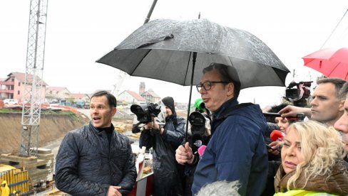 SREĆAN SAM ŠTO OVO RADIMO, JER SU TO OGROMNE, STRATEŠKE STVARI ZA ZEMLJU Vučić obišao gradilište u okviru EXPO projekta
