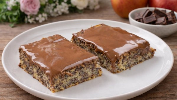 СОЧАН КОЛАЧ СА МАКОМ И ЈАБУКАМА: Старински колач који увек успева