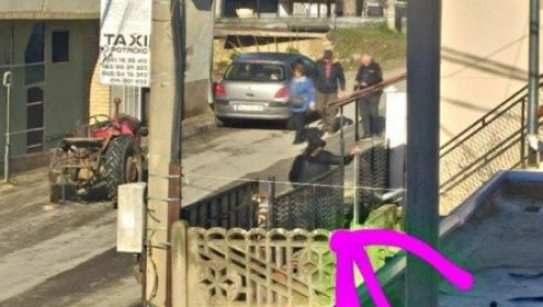 ШОК У КЛАДОВУ: Блокадер са мотком кренуо ка изборном месту